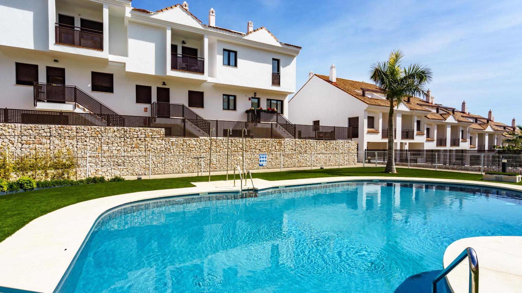 Villa Stunning Private Pool Townhouse Ref 195