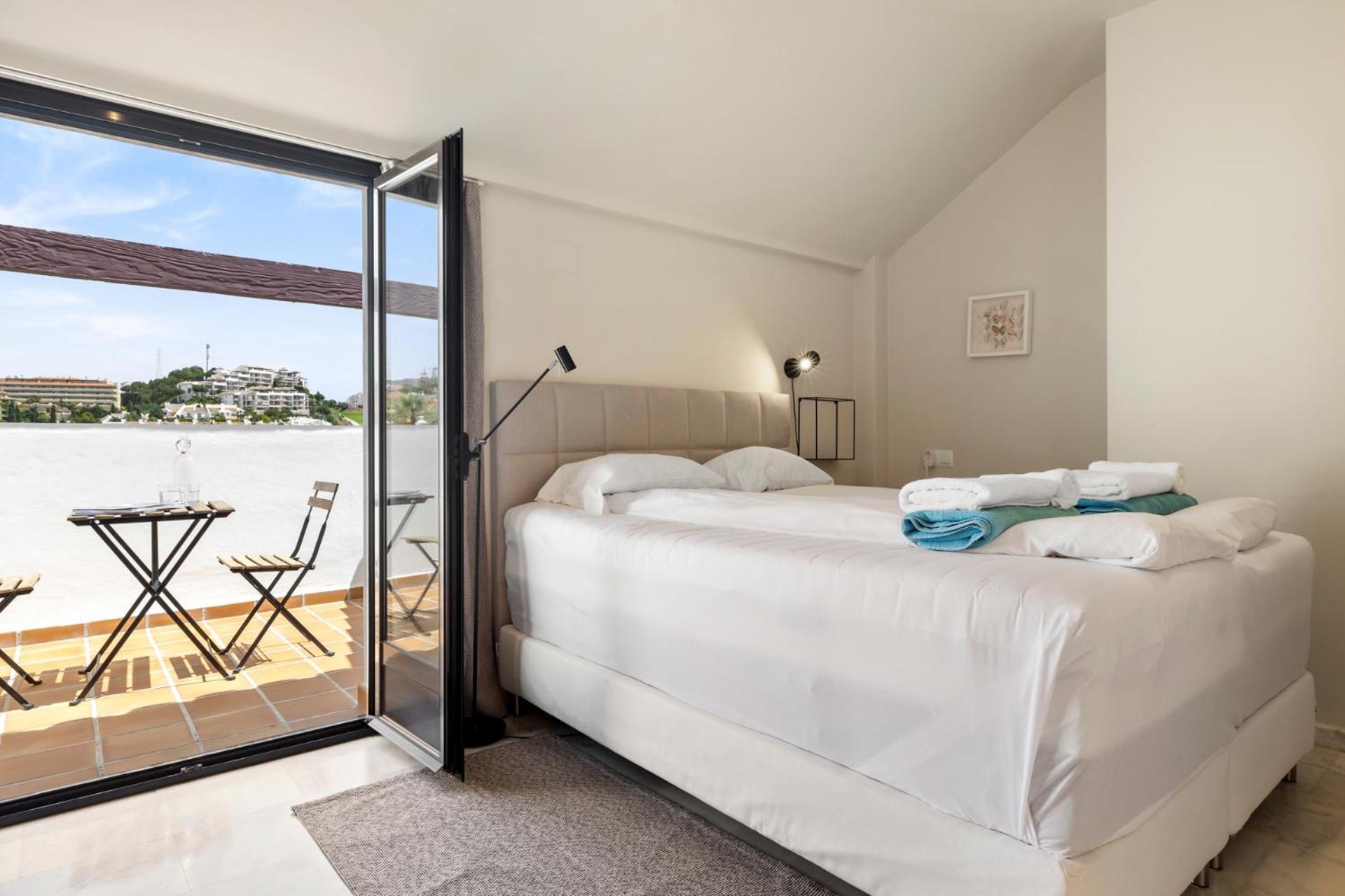 Villa Stunning Private Pool Townhouse Ref 195 *
