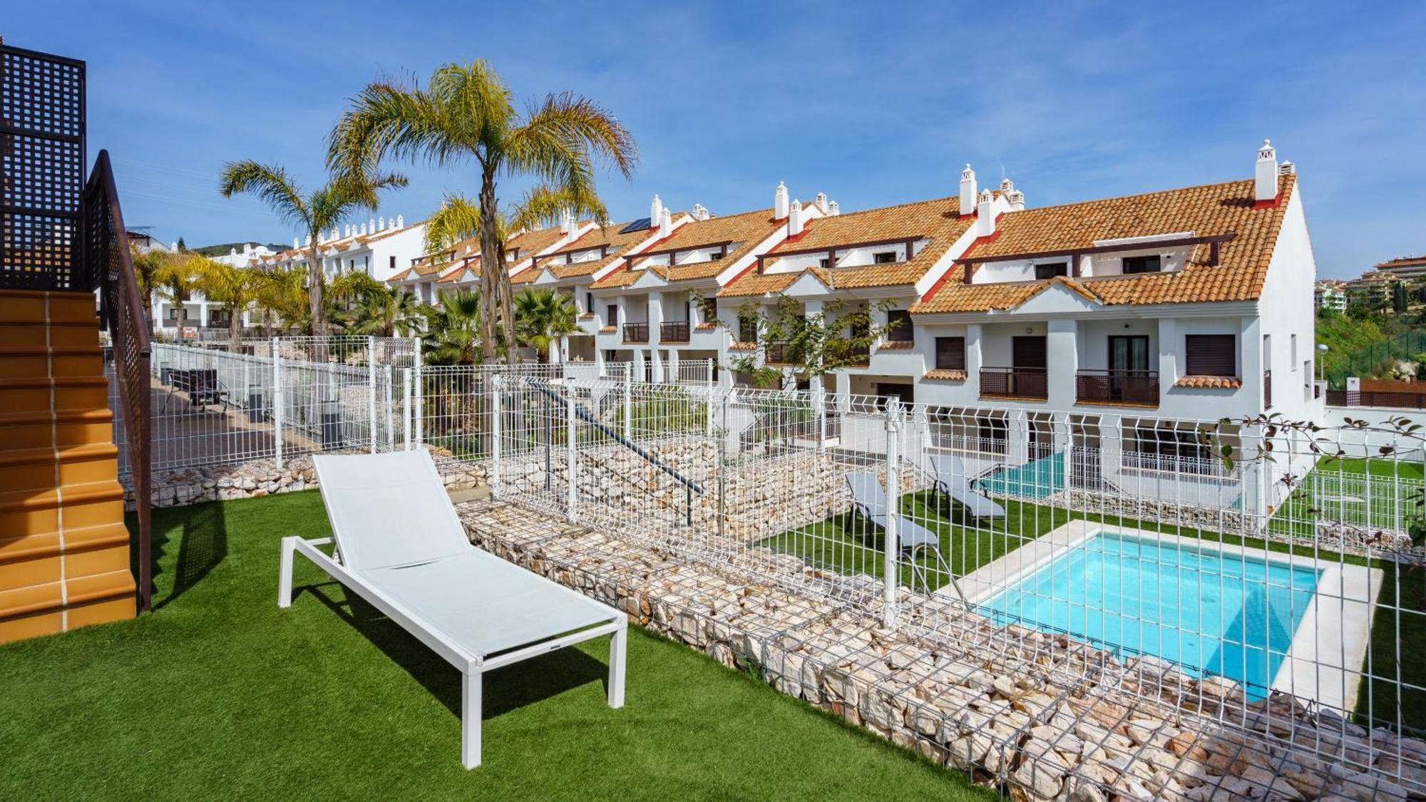 Villa Stunning Private Pool Townhouse Ref 195