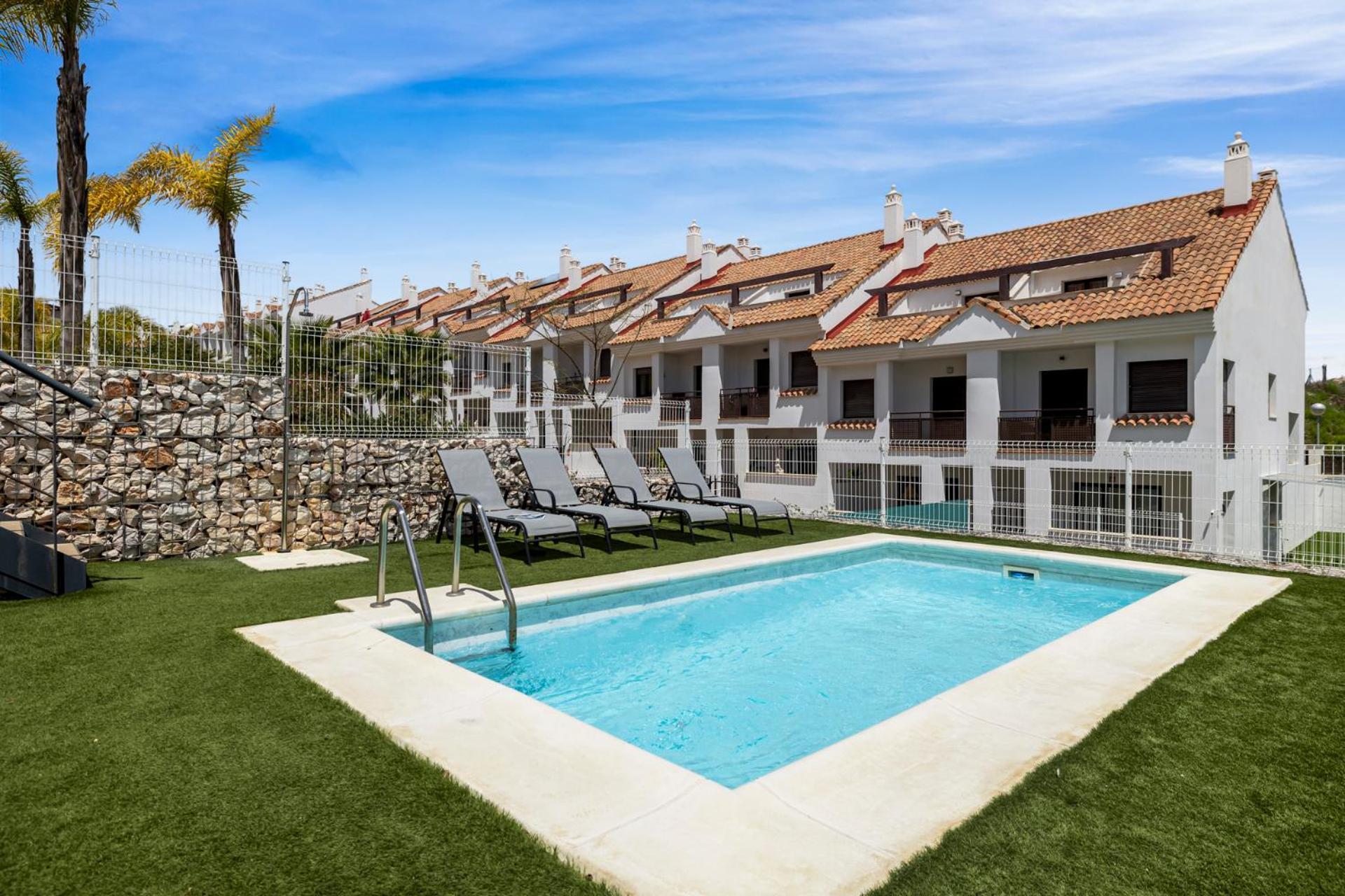 Stunning Private Pool Townhouse Ref 195