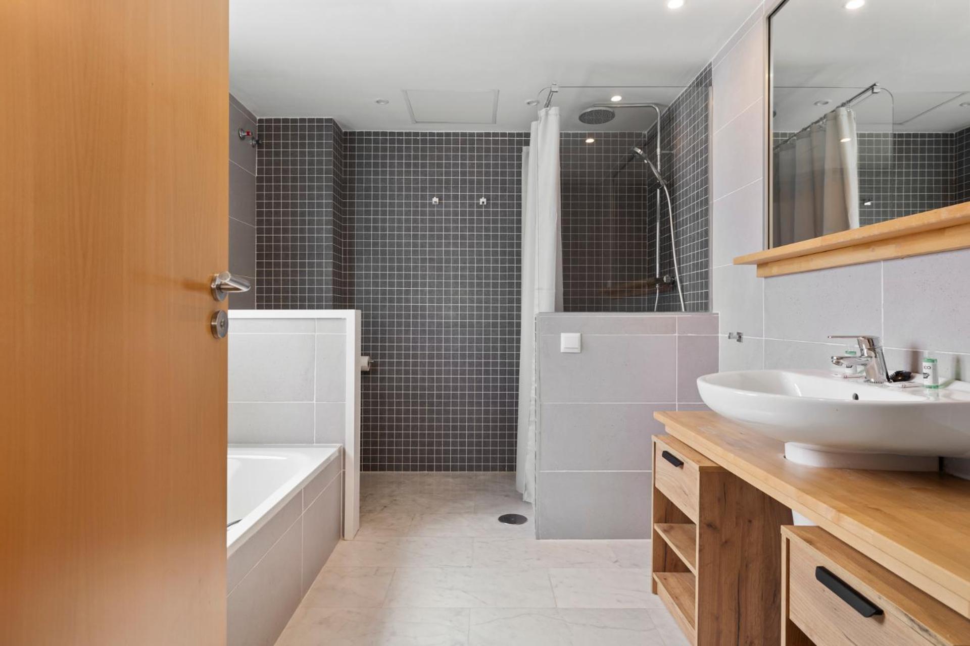 Stunning Private Pool Townhouse Ref 195