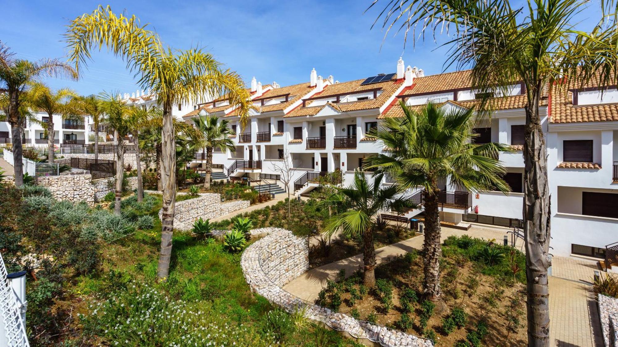 Stunning Private Pool Townhouse Ref 195 *